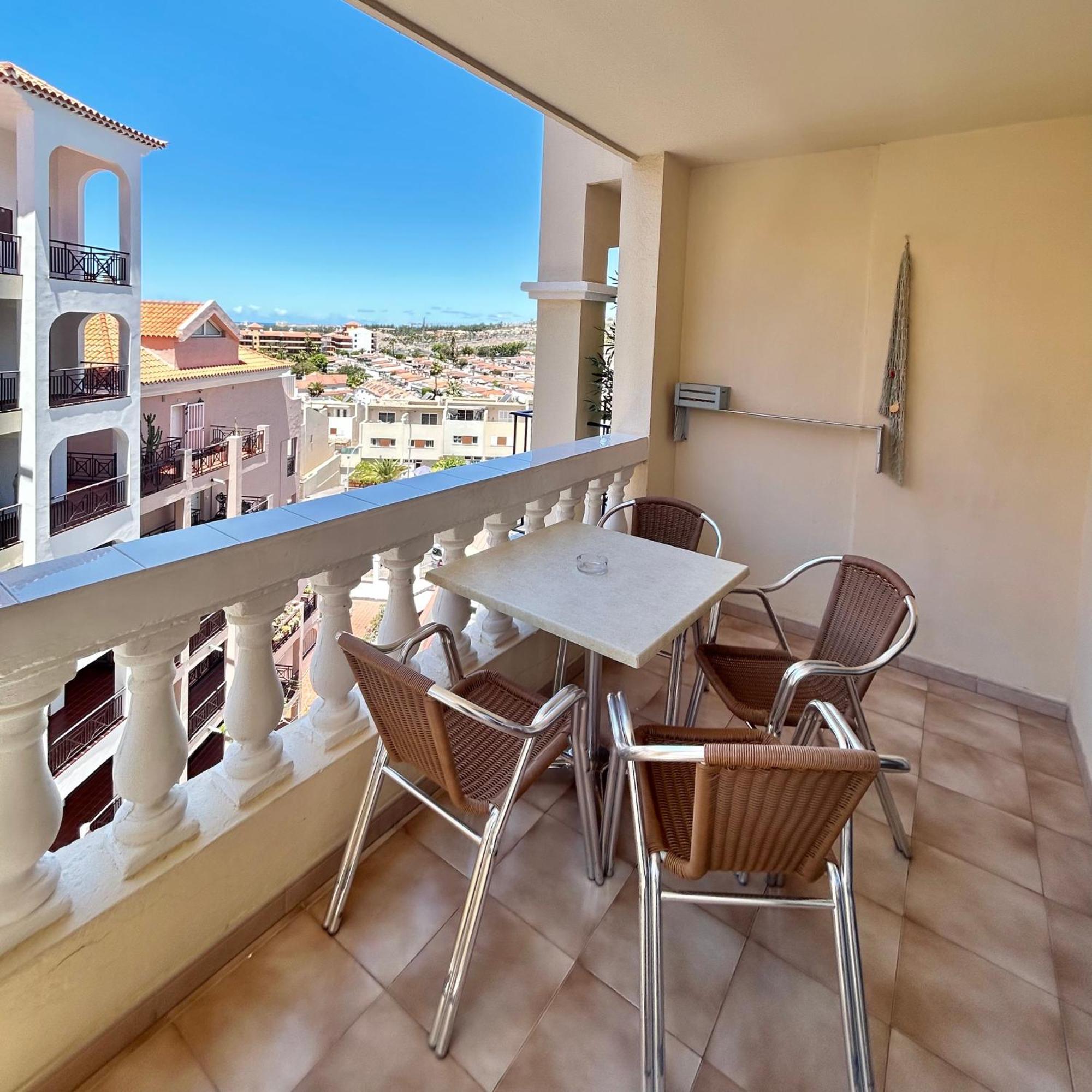 Lovely 1 Bed Apartment In Castle Harbour C108 Los Cristianos  Zewnętrze zdjęcie