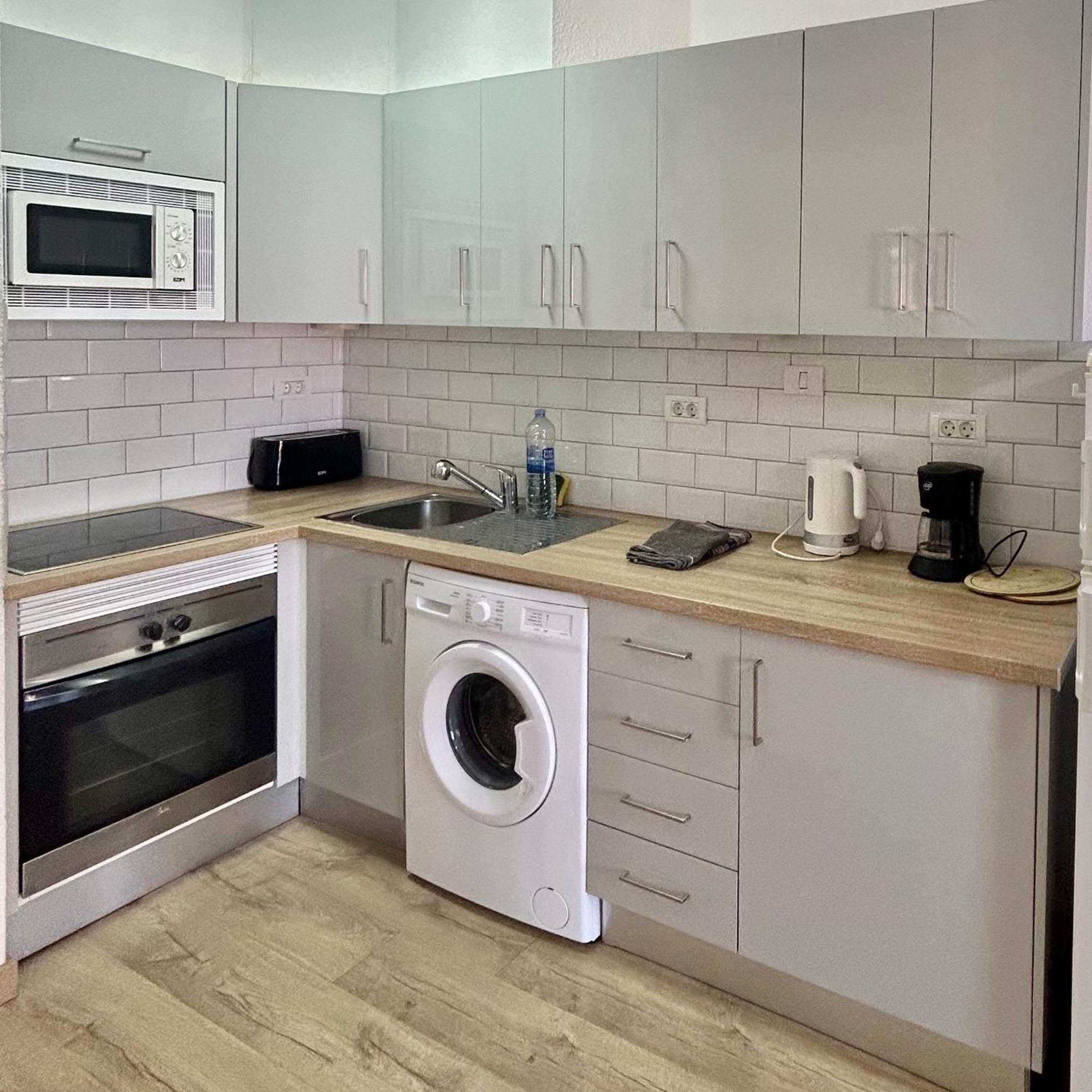 Lovely 1 Bed Apartment In Castle Harbour C108 Los Cristianos  Zewnętrze zdjęcie